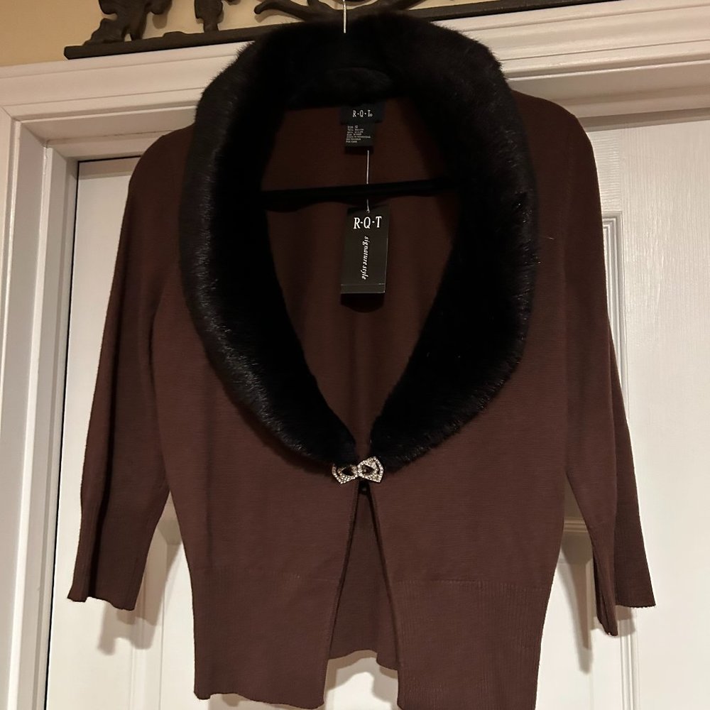 RQT Brown Sweater with Faux Black Fur collar Sz S